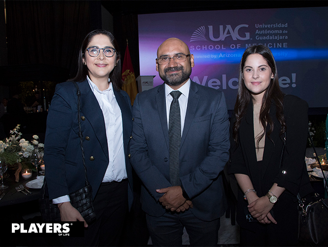 Gabriela Vázquez, Ramón Arroyo y Andrea Flores UAG International Campus