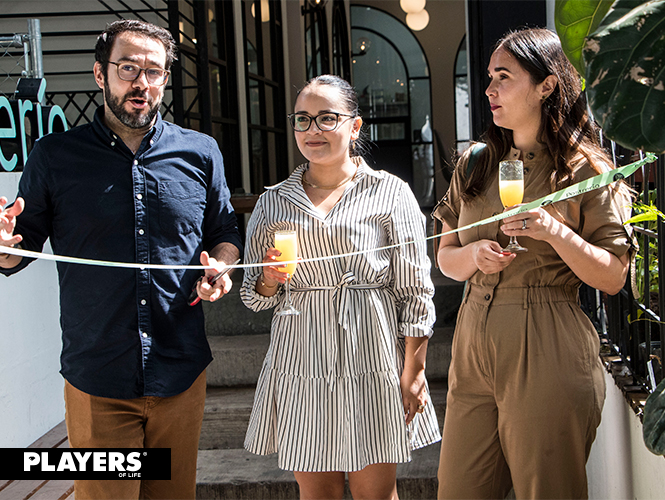 Jesús Escalera, Estefanía Gollaz y Fernanda Covarrubias la postrería