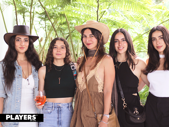Jess Wallet, Paola Monroy, Priscila Ramírez, Mariana Valdez y Ana Cristina Cantú.