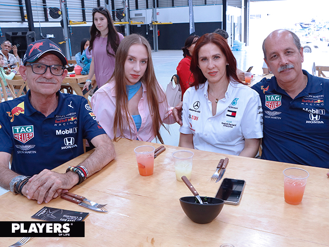 Jorge Íñigo, Sylvana Torres, Nadia Velázquez y César Torres